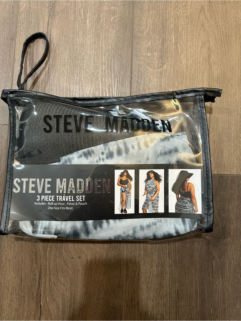 Steve Madden Black and White 3-Piece Travel Set